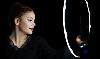 Ring Light, Ay Lamba ve Esnek Kollu Lamba Nasıl Kullanılır? Işıkların Amaca Göre Doğru Konumlandırılması